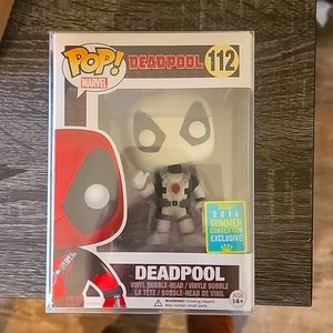 Deadpool- (Thumbs up) (black and white) Deadpool #112